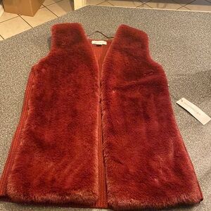 NWT LIZ CLAIBORNE FUR VEST
